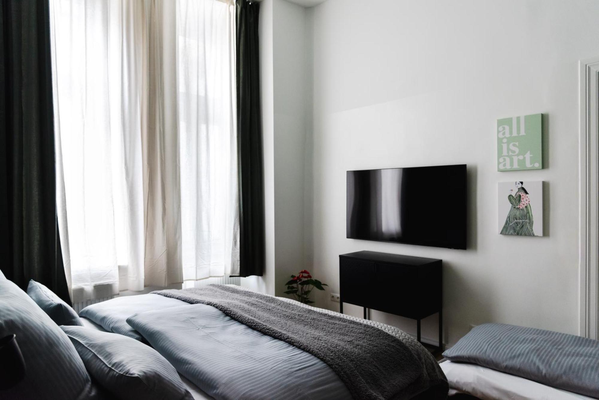 Exklusive Luxus-Unterkunft In Berlin Mitte: 2 Apartments, 130M², Designer-Moebel, Co2 Neutrale Reinigung Bagian luar foto