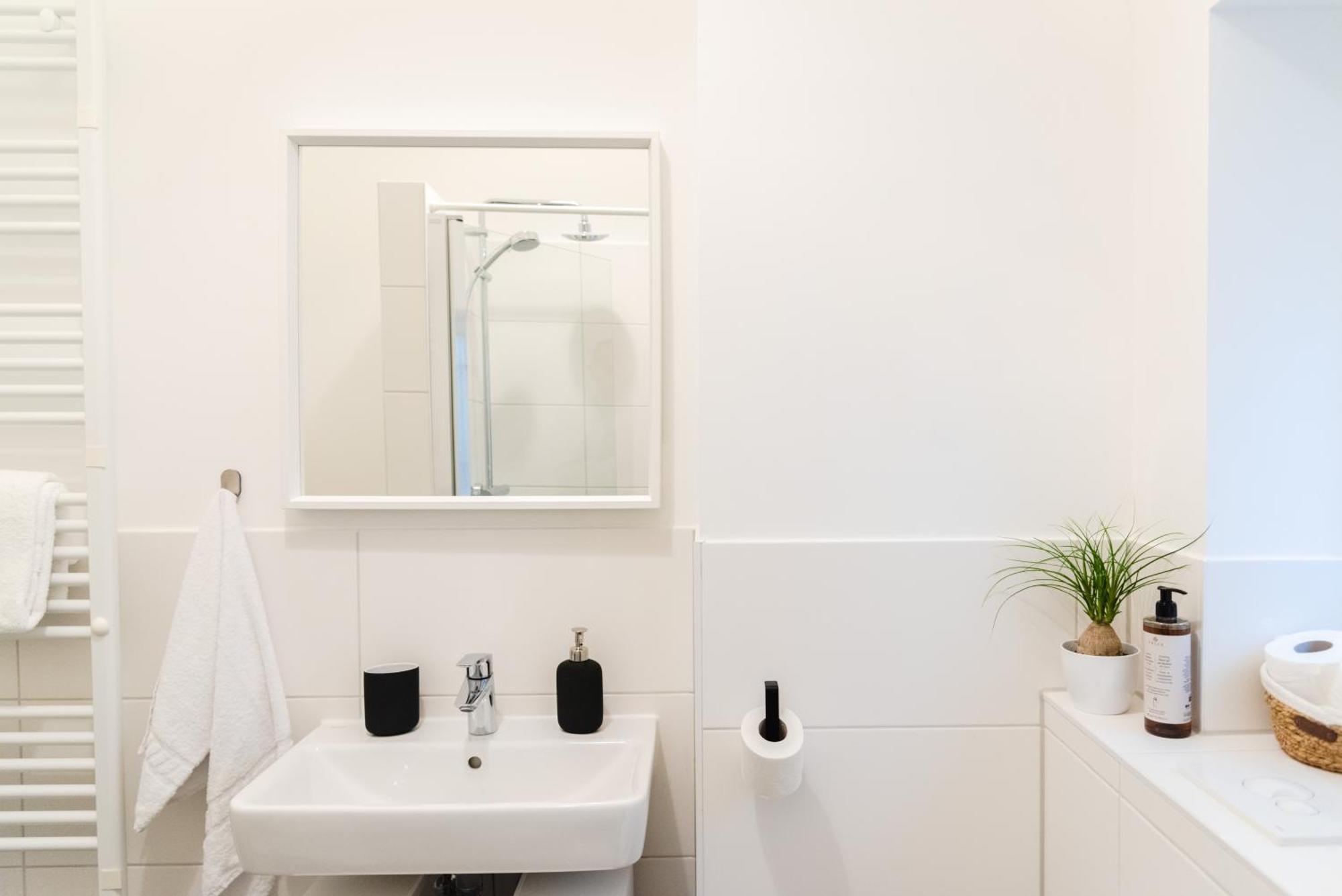 Exklusive Luxus-Unterkunft In Berlin Mitte: 2 Apartments, 130M², Designer-Moebel, Co2 Neutrale Reinigung Bagian luar foto