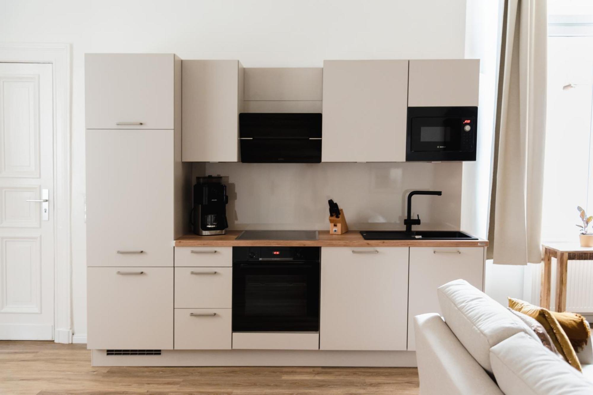 Exklusive Luxus-Unterkunft In Berlin Mitte: 2 Apartments, 130M², Designer-Moebel, Co2 Neutrale Reinigung Bagian luar foto